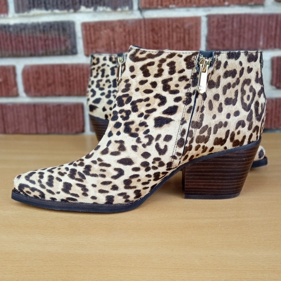 NWT Sam Edelman 'Walden' Genuine Calf Hair Stacked Heel Booties in Leopard Sz. 8 - Picture 2 of 7